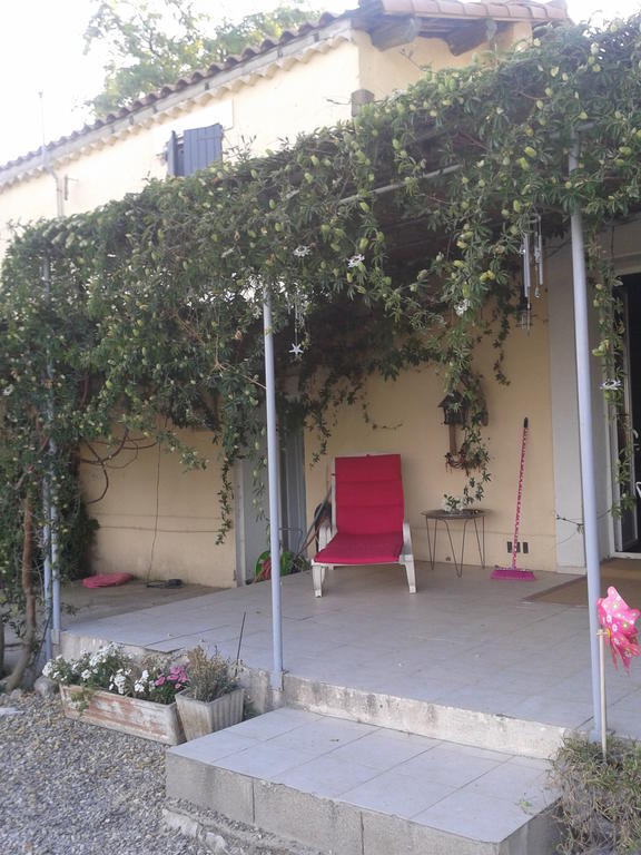Aux Roses De L'Etang Hotel Capestang Exterior foto
